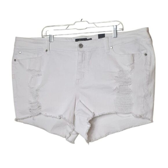 Torrid Womens Plus White Denim Shorts Sz 26 Distressed Fairy Stretch New - Picture 1 of 6